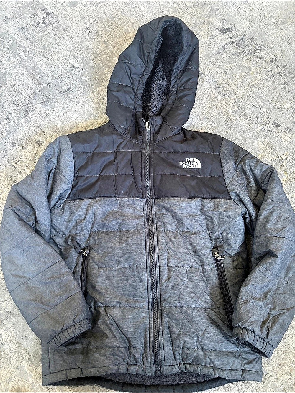The North Face Boys' reversible North Down Fleece-Lined Parka Gray & Black Hoode